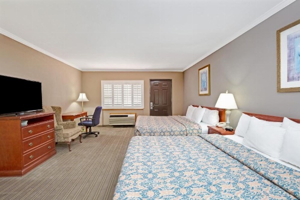 Days Inn by Wyndham West Covina image 16