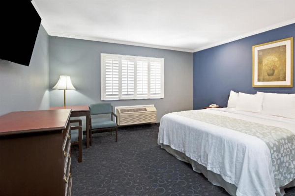 Days Inn by Wyndham West Covina image 19