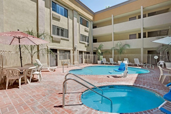 Days Inn by Wyndham West Covina image 3